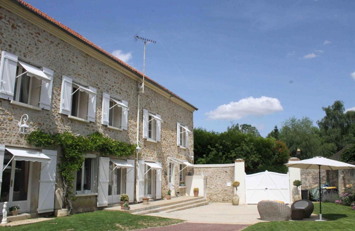 Chambres A La Maison Hermitage Aincourt Exterior foto