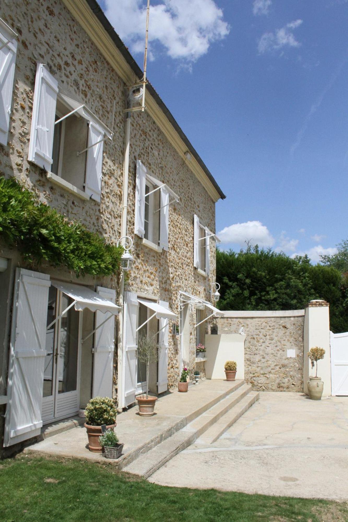 Chambres A La Maison Hermitage Aincourt Exterior foto